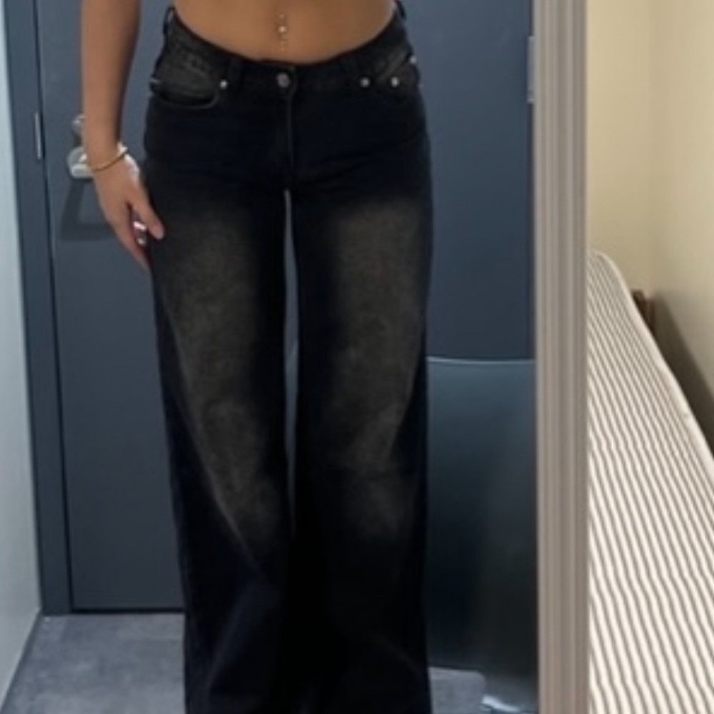 Edikted lowrise black baggy jeans🖤